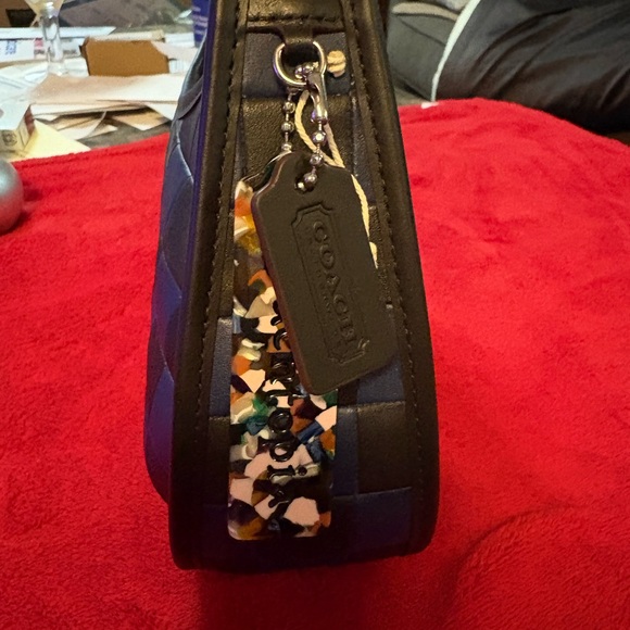 Elegant Black and Blue Woven Coachtopia Handbag - Picture 7 of 7